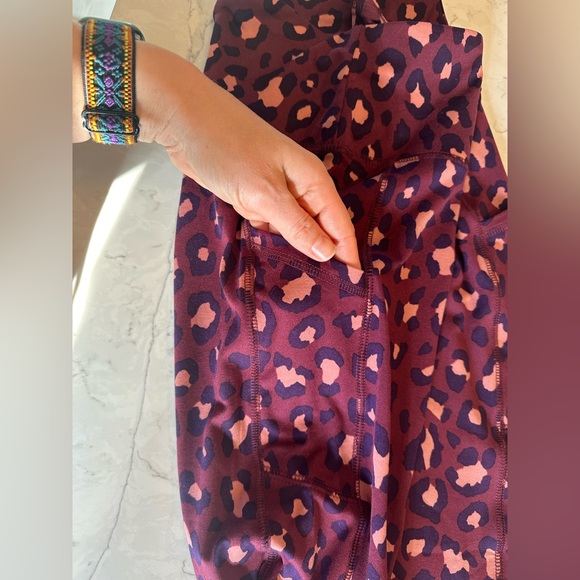 🥰 2/$15 Wild fable purple cheetah leggings - Picture 3 of 9